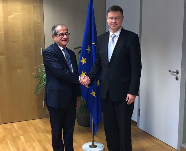 Il ministro Tria con il vicepresidente della Commissione europea, Valdis Dombrovskis