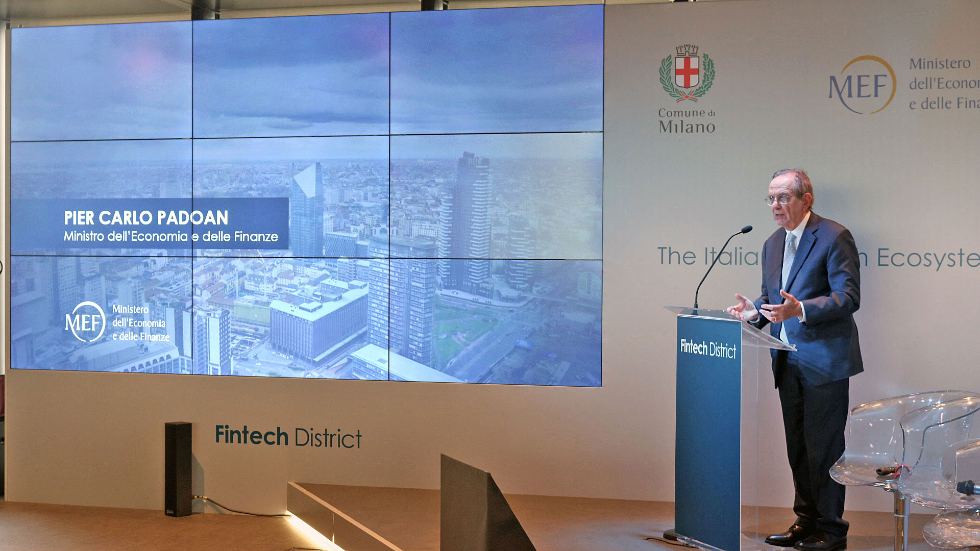 Il ministro Padoan all'inaugurazione del Fintech District a Milano